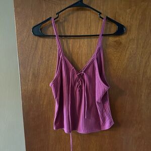 Woman’s cropped tank top